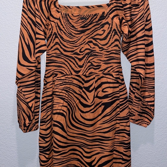 Billabong Dress NWT - Picture 2 of 5